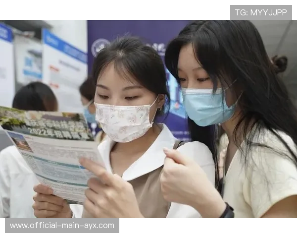 成都西南大学教师招聘考生奔跑进场受关注，2021年西南大学教师招聘会