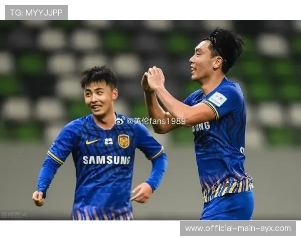 陕西联合冯伯元门前抢点，第一下触球就有威胁